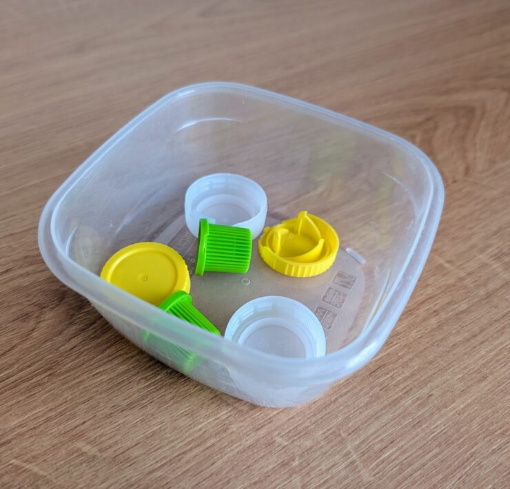 Zbiórki plastikowych nakrętek - czy nadal mają sens?